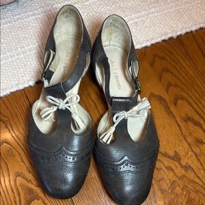 T-Strap Leather J Shoes Gray